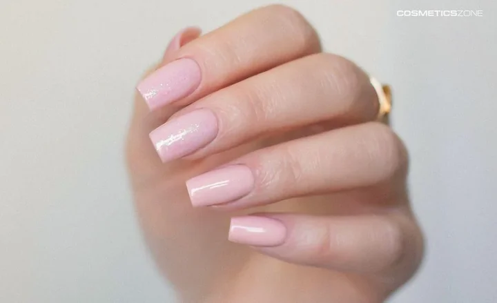 Lakiery hybrydowe bez HEMA pozwalają osiągnąć równie piękny efekt, co klasyczne hybrydy