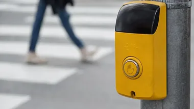 Policjanci w ostrowieckiej szkole. Mówili o bezpieczeństwie pieszych