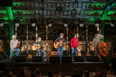 Grafika promocyjna wydarzenia Stare Dobre Małżeństwo w Ostrowcu Świętokrzyskim — koncert Krzysztofa Myszkowskiego