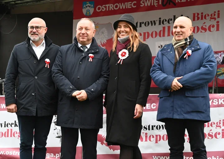 Dziesięć nagród dla mieszkańców podczas Ostrowieckich Biegów Niepodległości