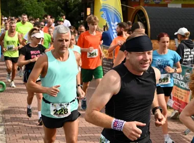 86 osób ukończyło maraton lub półmaraton na raty. Są pierwsi liderzy