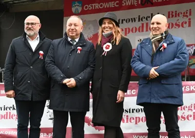 Dziesięć nagród dla mieszkańców podczas Ostrowieckich Biegów Niepodległości