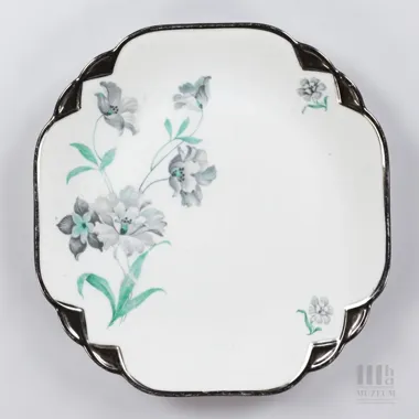 Porcelanowy bunt z Ćmielowa. Historia fabryki „Świt”