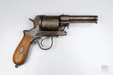 Leśny trop po Gasserze M1870 - rewolwer, który trafił do Ostrowca