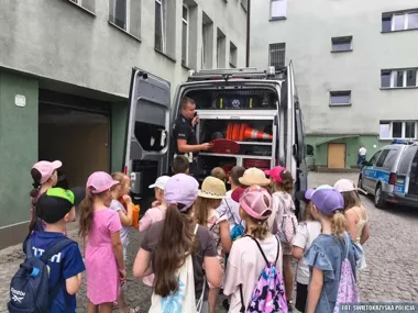 W komendzie pokazali im sprzęt, którego na co dzień nie widać