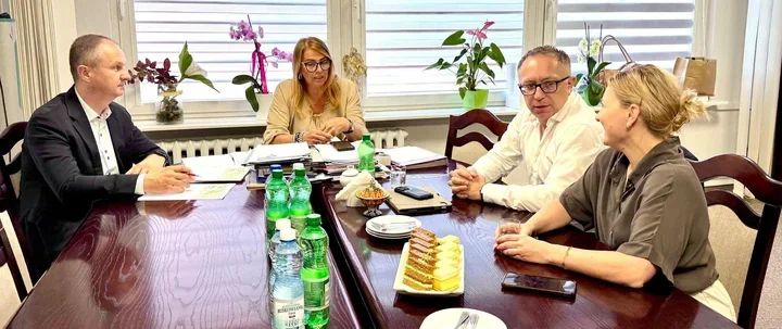 Drogi, pociągi i szpital. W powiecie ostrowieckim padły trudne pytania