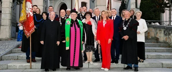 Rzemiosło w Ostrowcu Świętokrzyskim łączy pokolenia i wzmacnia rynek pracy