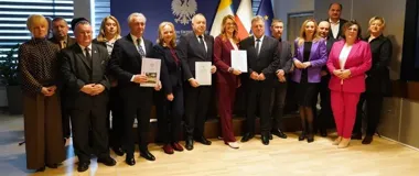 Ul. Zamkowa w Ćmielowie otrzyma niemal 7 mln zł na przebudowę i nowy most