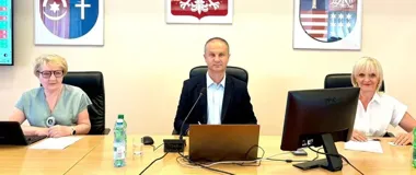 Radni o szkołach i kolei. Powiat apeluje o ważną trasę