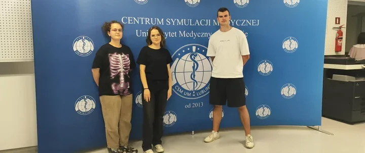 Uczniowie z Ostrowca Świętokrzyskiego na podium medycznych mistrzostw